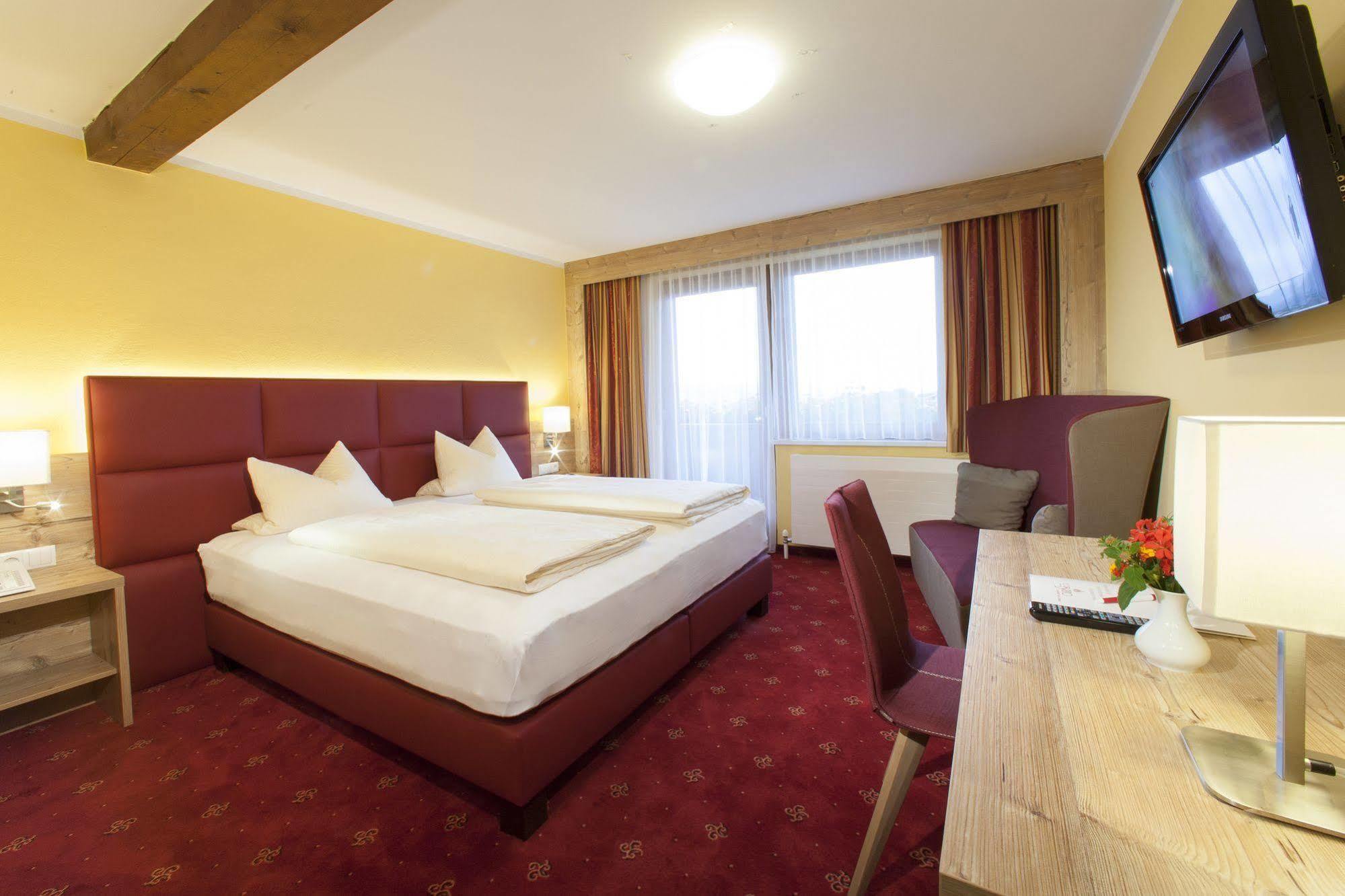 Hotel Bruno Fügen Εξωτερικό φωτογραφία